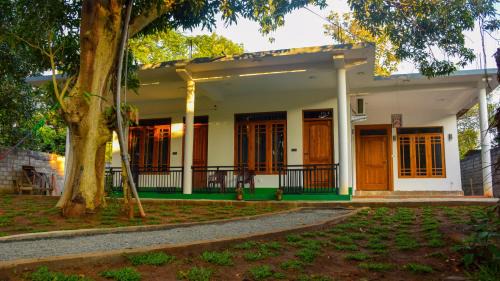 Inamaluwa Hostel | Sigiri chill hostel