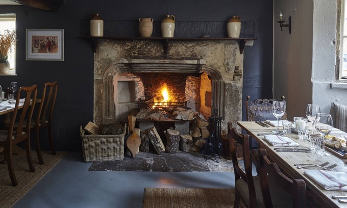 Lacock Hotel | Sign of the Angel