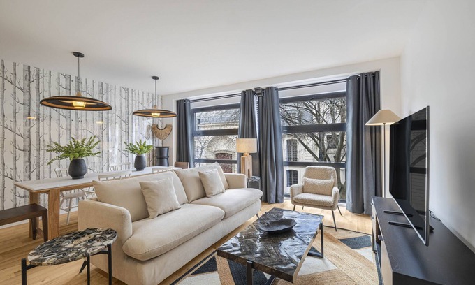 Archives Apartment | Signature, 2BR/2BA, 6 people
