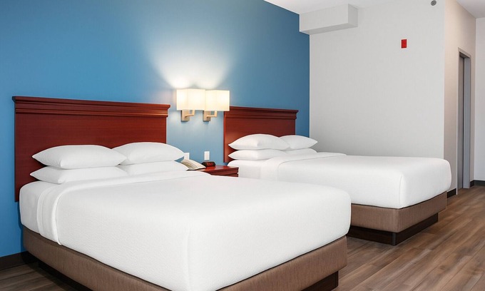 Hamilton Hotel | Signature Inn & Suites Hamilton
