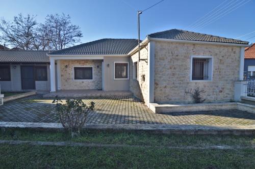 Poria House | Signora Despina's