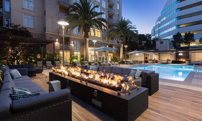 Mountain View Apartment | Silicon Valley Luxury Residence