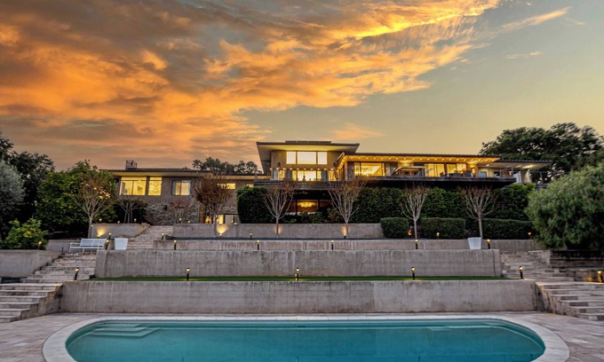 Loyola House | Silicon Valley Mansion, Los Altos Hills-1