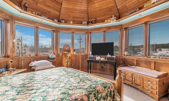 Clarks Summit House | Silo Suite - Red Barn Village