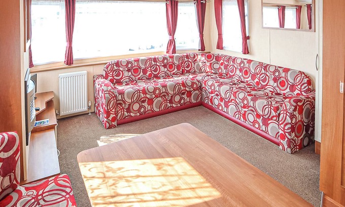 Chapel Saint Leonards House | Silver 6 Caravan WCF