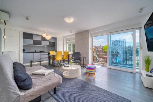 Zagreb Apartment | Silver Apartment With Hot Tub And Balcony - Happy Rentals