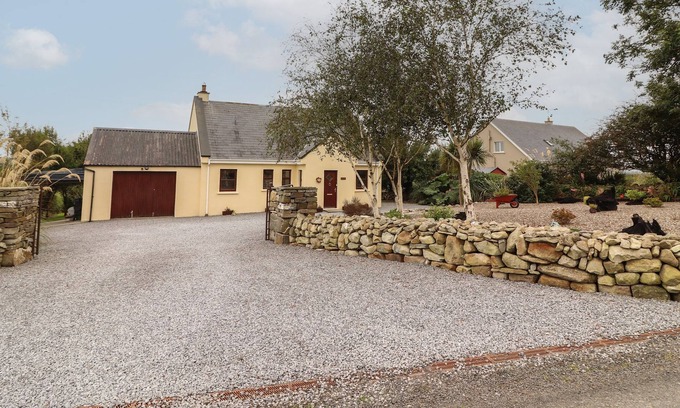 Creegh House | SILVER BIRCH, family friendly in Cooraclare, County Clare