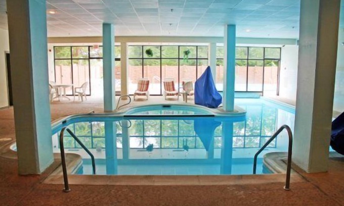 Snowshoe Condo | Silver Creek 1104 Studio Sleeps 3, Slope Side