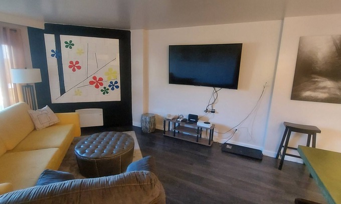 Snowshoe Condo | Silver Creek 2 BR Condo, No Cleaning Fees, A/C, Pool/Hot Tub