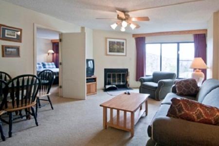 Snowshoe Hotel | Silver Creek Lodge
