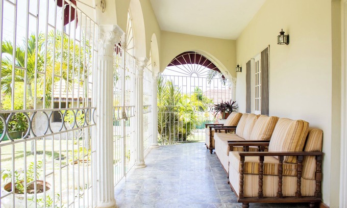Runaway Bay House | Silver Creek Resort