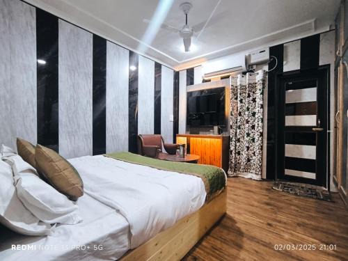 Nishat-Shalimar Hotel | silver inn srinagar