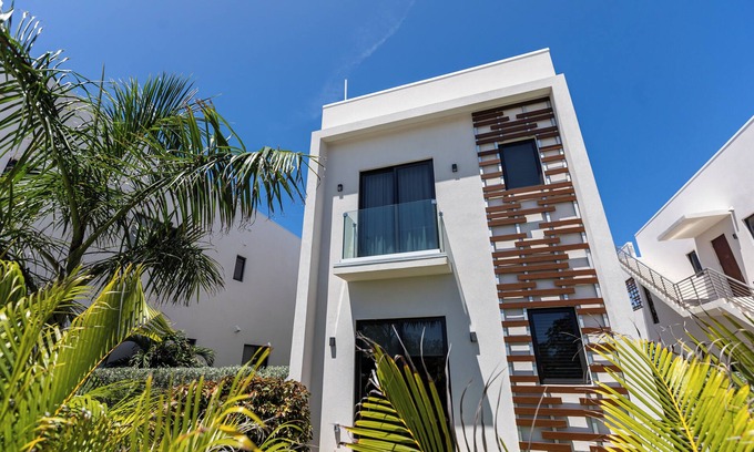 Old Man Bay Condo | Silver Reef 10-Luxury beachfront unit with rooftop terrace & outdoor kitchen!