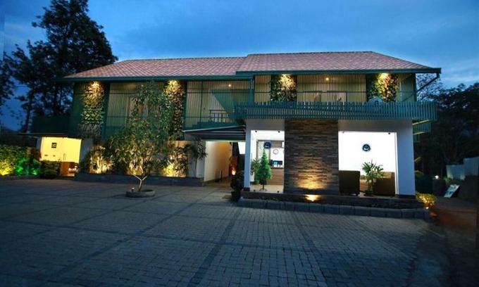 Athirapally Bed & Breakfast | Silver Storm Resort Athirappilly