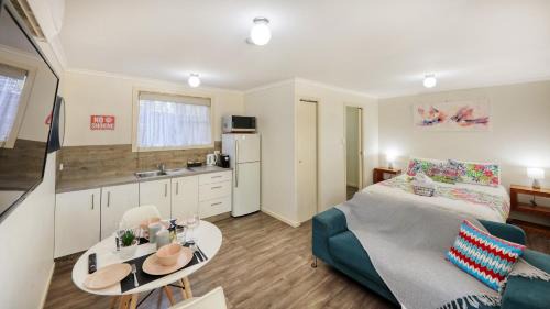 Hamilton Creek Hotel | Silver Wattle Cabins