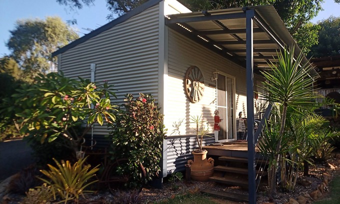 Hamilton Creek House | Silver Wattle Caravan Park