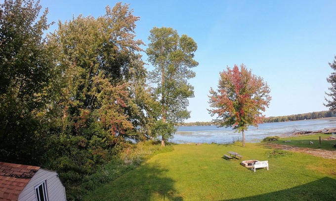 Ramara Cottage | Silver Wood Cottage Overlooking Lake Simcoe!
