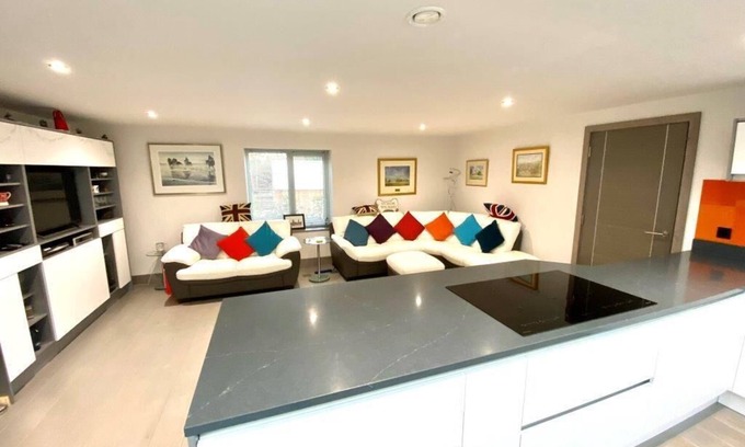 Frilford House | Silverwood Holiday Retreat - 20 mins from Oxford, Cotswolds within easy reach