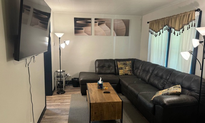 Ypsilanti House | Simple, Easy, Compact Ypsi Home