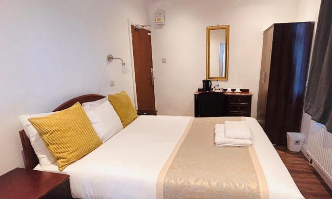 Brent House | Sinai Hotel