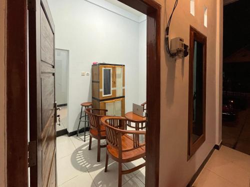 Pacitan Hotel | Singgahan Guest House Pacitan Mitra RedDoorz