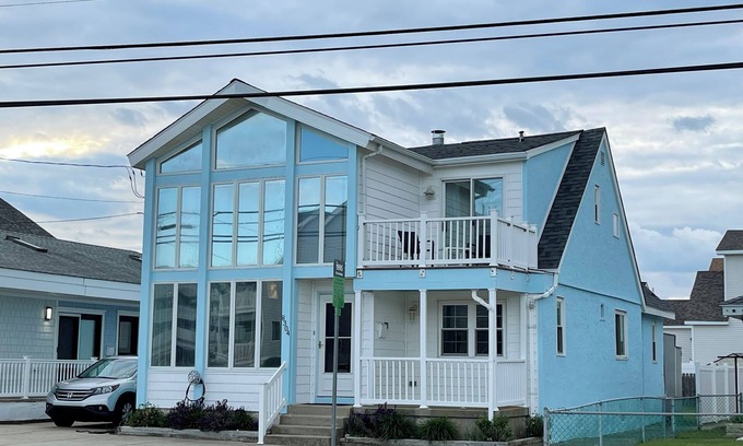 Wildwood Crest House | Single Familly House, Steps to Beach,3 Car Parking; rent to family, or age 25+