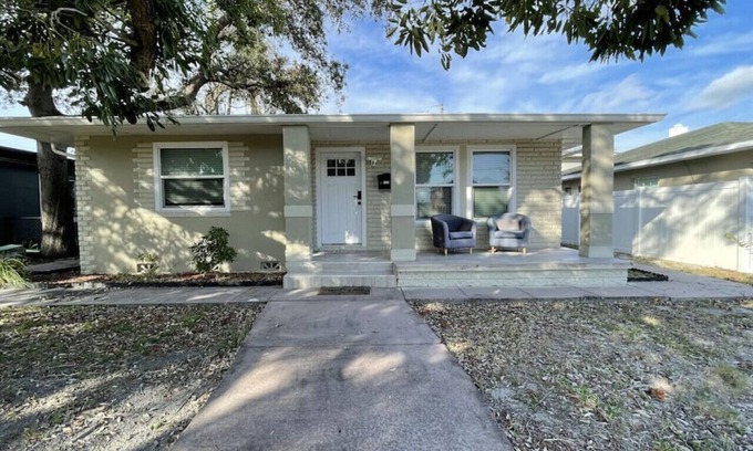 United Central Apartment | Single Family house portion in St.Petersburg FL #1