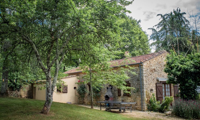 Prats-du-Perigord House | Single-floor gîte with large garden