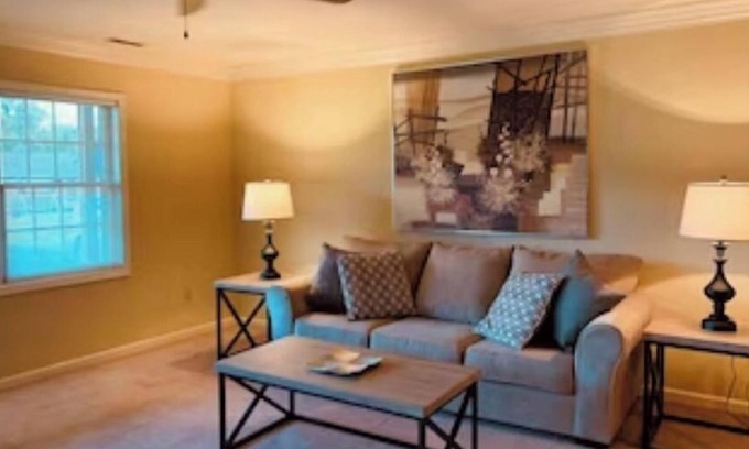 London Apartment | Single level apartment with garage within walking distance to downtown London.