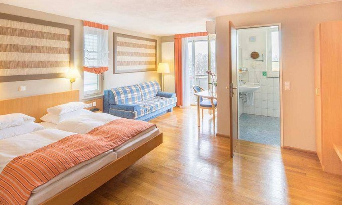 Zahringen Hotel | Single room with toilet and shower - Hotel Classic