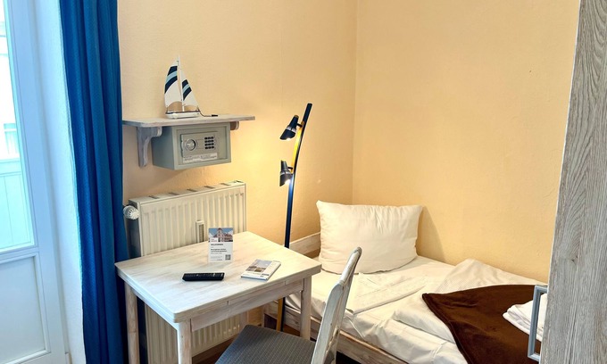 Binz Cottage | Single room - Pension Haus Edelweiß