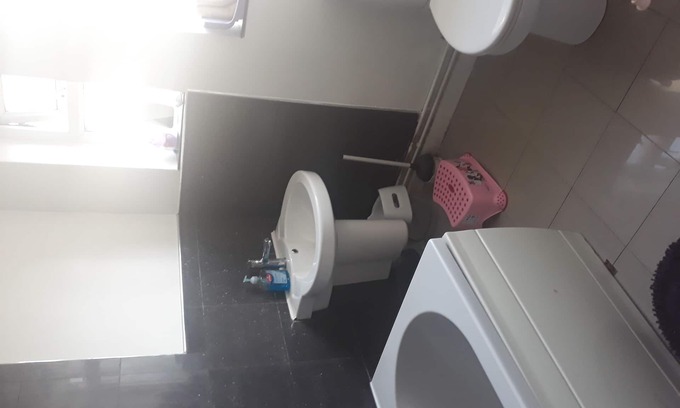 Birmingham House | single room wirh shared bathroom