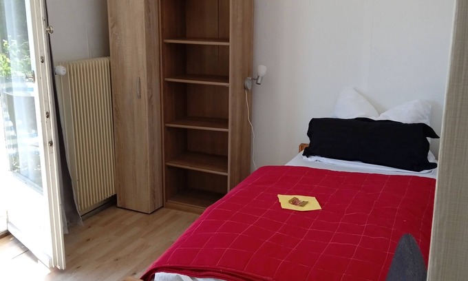 Detmold-Nord Bed & Breakfast | Single room with large balcony Balcony/close to the city 1st floor 22m2