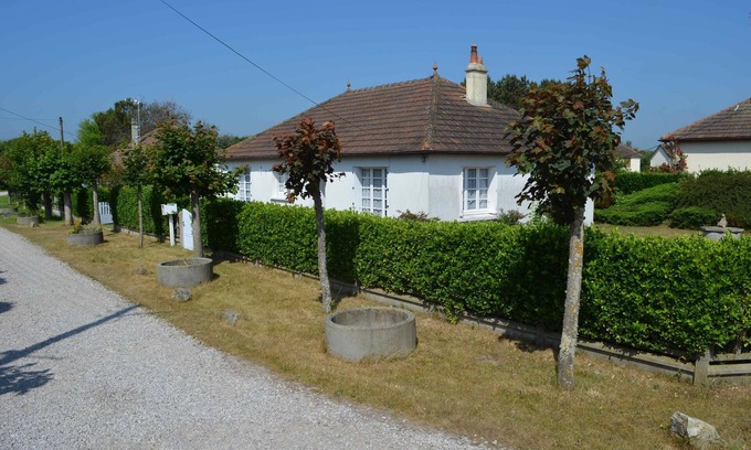 Sainte-Marie-du-Mont House | Single-storey villa, 50 metres from the beach, with enclosed grounds