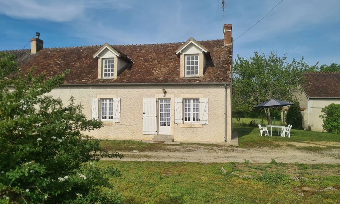 Migne Cottage | Single-storey house in Berry - Pond view - All charges included