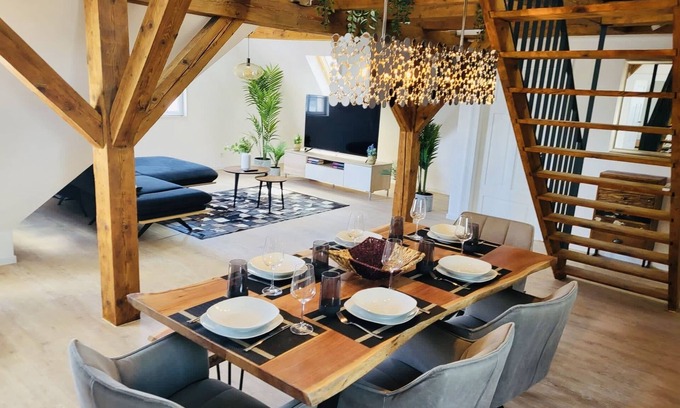 Kaufbeuren Apartment | SiOUX: stylish 5-room apartment in the attic