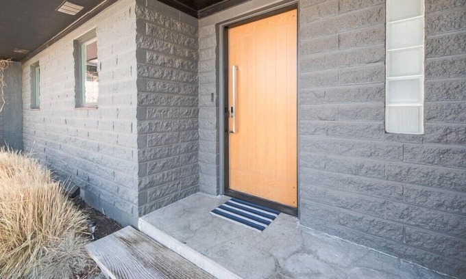 Walla Walla East House | Sip-N-Stay on Sturm- Hot tub and Dog Friendly!
