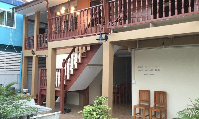Lumphli Bed & Breakfast | Siriwal Guesthouse