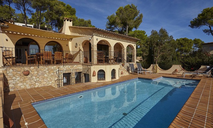 Tamariu Villa | SisiClaro very extensive house with stunning views