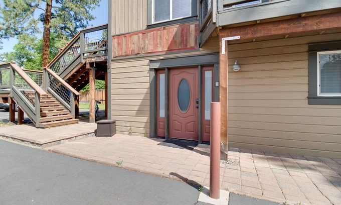 Sisters House | Sisters Home Lower - One bedroom/One bath - Sleeps upto 5