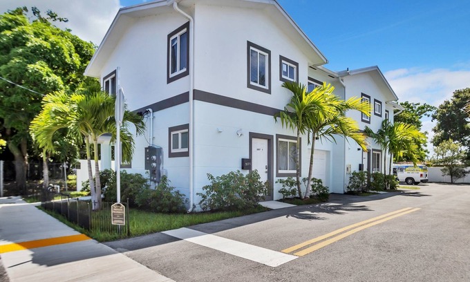 Downtown Fort Lauderdale House | Sistrunk Shades Villas 2 Townhomes Combined Brand New Townhomes in Downtown