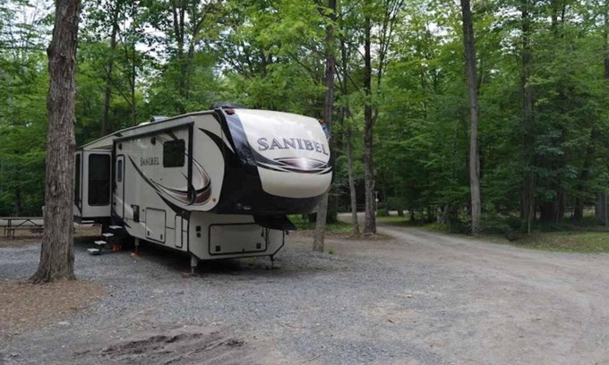 Wellsboro House | Site V Full Hookup up to 43ft