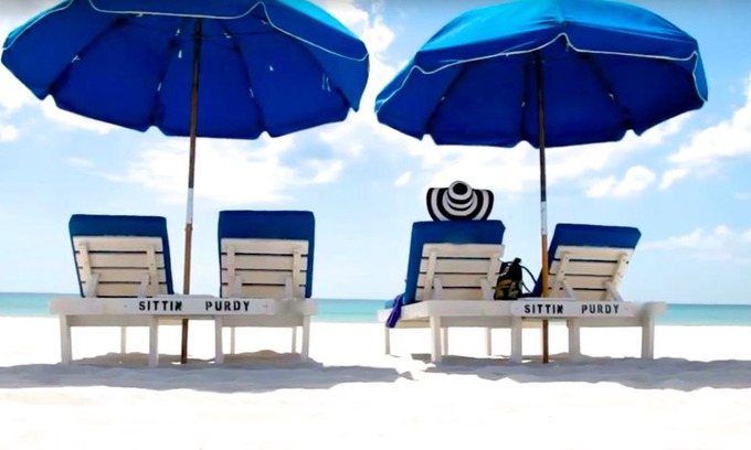 Sunnyside House | Sittin' Purdy One-of-a-Kind,Lakefront Estate Beach Retreat