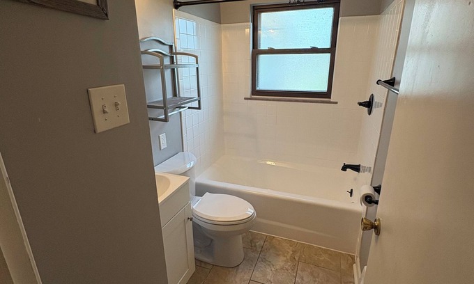 Kamm's Corners House | Six minutes from the airport. Family Friendly!