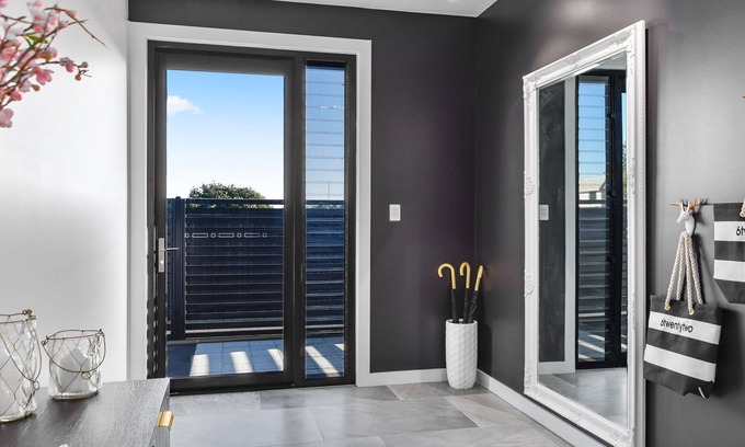 Lacepede House | Six Twenty Two - Townhouse With A View