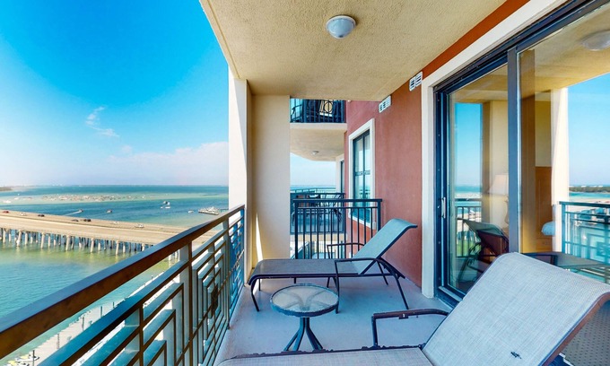 Destin Condo | Sixth floor ocean view condo with pool, hot tub, private W/D, and central AC