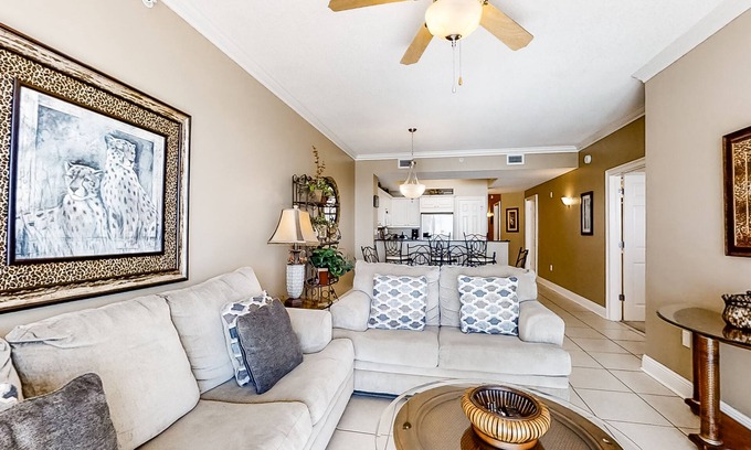 Fort Walton Beach Condo | Sixth floor Summer Place condo w/beach access, shared pool, and more