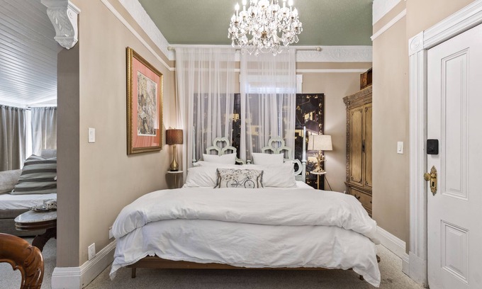 San Jose House | SJ Landmark Victoria Historic Building 1bd Unit 5