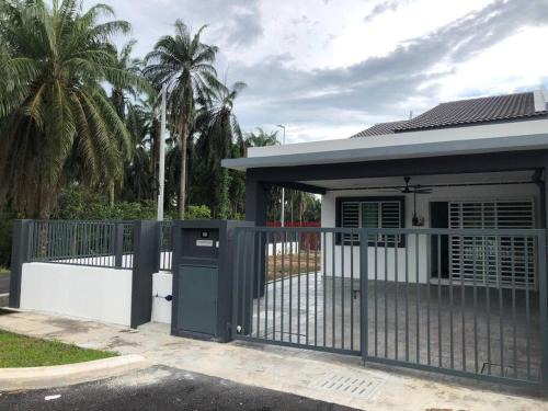 Sepang House | SK Villa's Homestay Kota Warisan, Dengkil, KLIA
