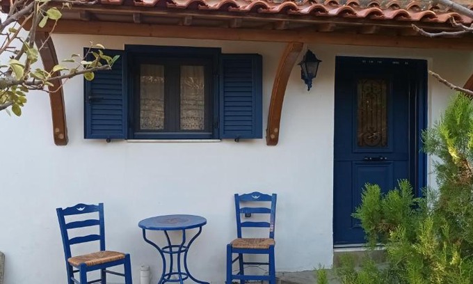 Lemnos Apartment | Skandali village house
